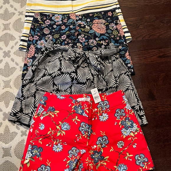 LOFT Pants - LOFT 4 pairs - (3 gently used, 1 new w tags). All size 0
